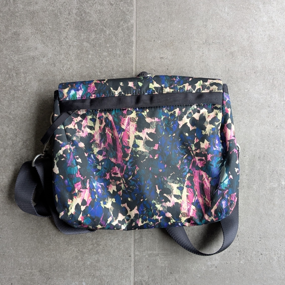 Lululemon crossbody - Picture 3 of 7